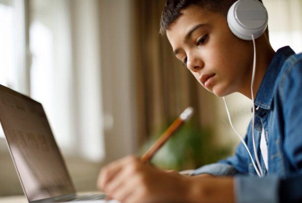 Benefits of Online Learning – 16 Advantages to Learning Online